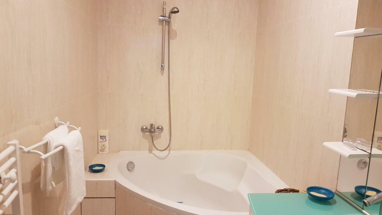 Appartement Cosy Et Lumineux Idealement Place บูโลญ-ซูร์-แมร์ ภายนอก รูปภาพ